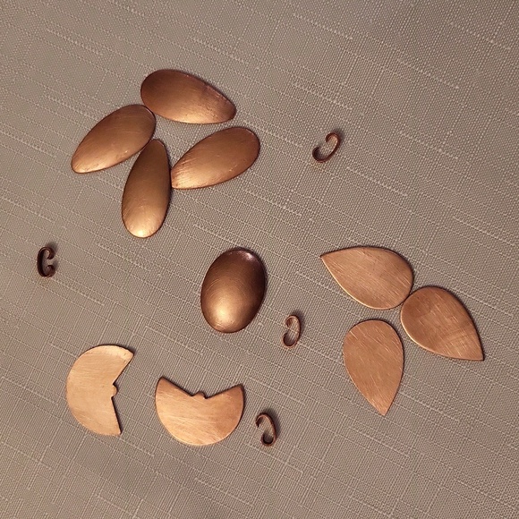 10 small enamelling copper blanks with 4 copper connector links - Picture 7 of 13